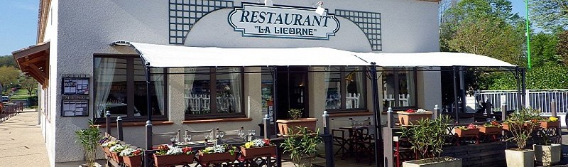facade-restaurant-la-licorne-roquefort-destination-agen-tourisme