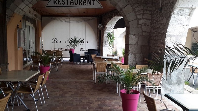 Castillonnès Coeur de Bastides Restaurant Les Arcades 3