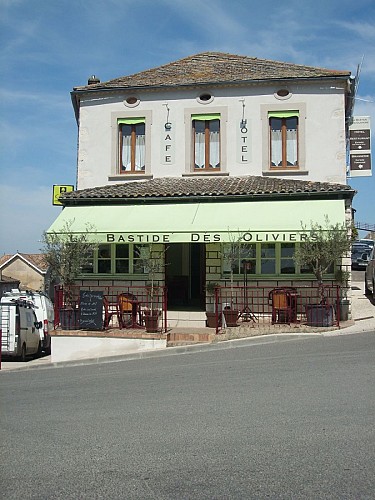 Hôtel-Restaurant La Bastide des Oliviers