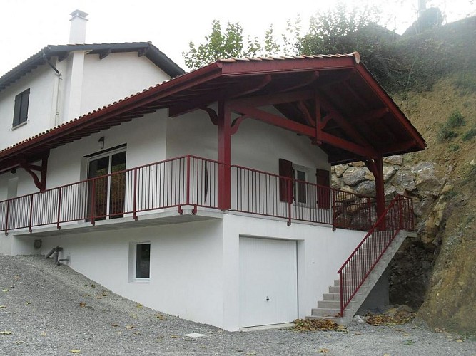 Location Larramendy - 01 - Vue gîte - Estérençuby