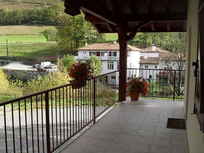 Location Larramendy - 02 - Terrasse - Estérençuby