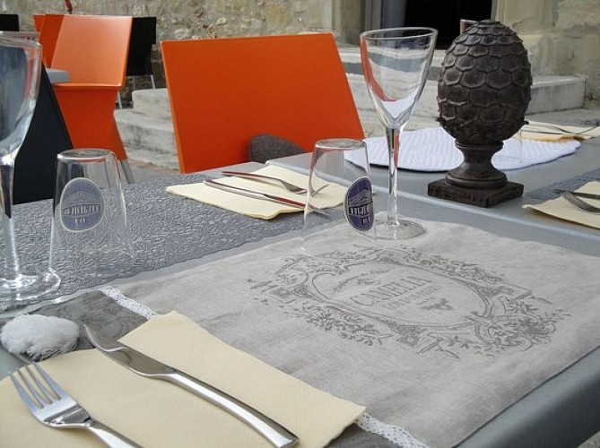 Castelnaud-de-Gratecambe-Restaurant-La-Suite