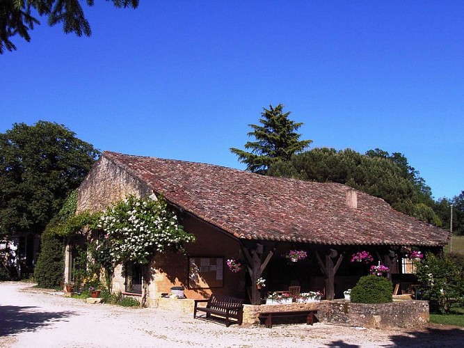 L-Holidays-cottages-rental-Dordogne-Gavaudun-005