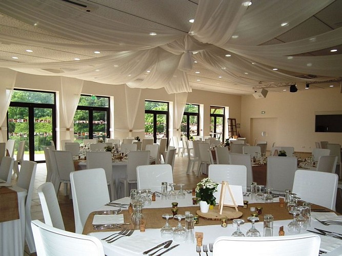 L-Grande-salle-Perigord-Lot-Quercy-Gavaudun-025-2