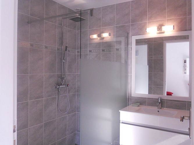 peguilhan_salldebainT1_meuble_urrugne