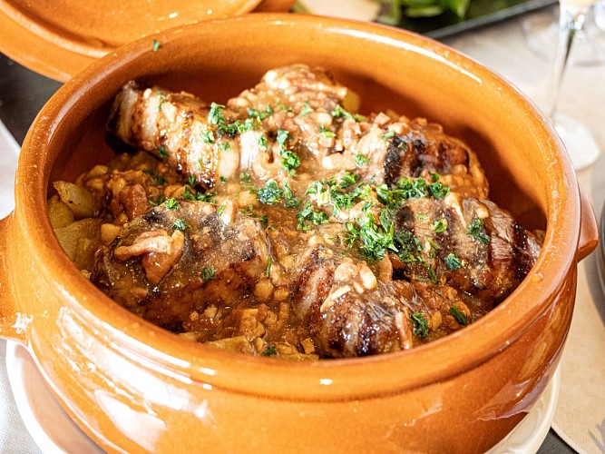 004 - Restaurant -Chez Courbet- à Sévignacq ©ADT64