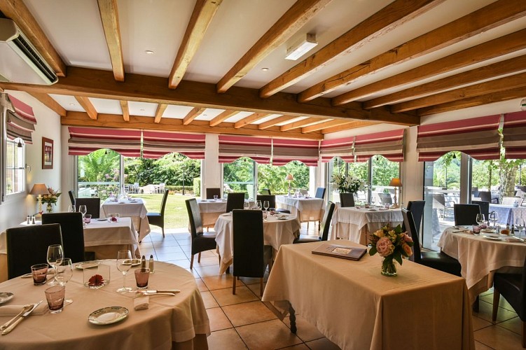 La salle de restaurant - Les jardins de Bakea