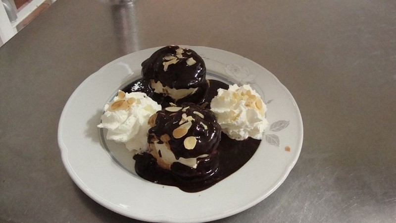 Pikassaria_profiteroles