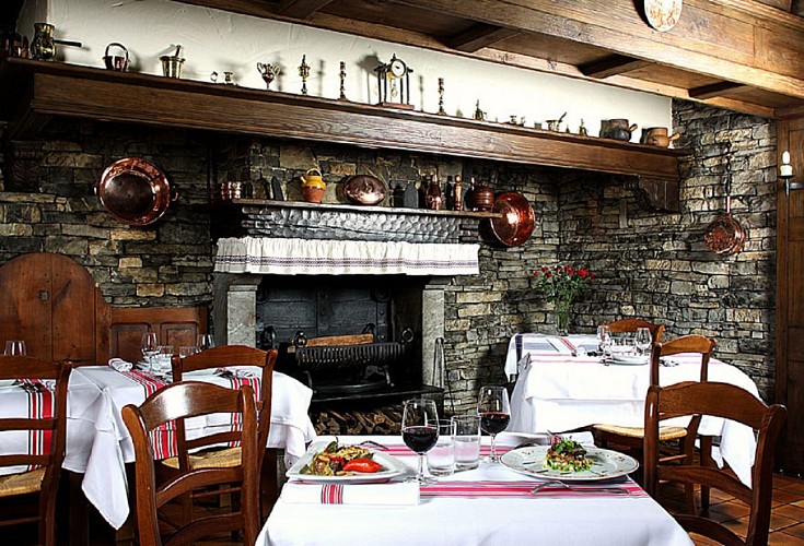 Hotel-Etchemaite-restaurantTO