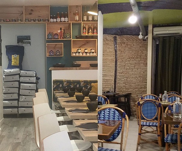 Creperie-Bleue-de-Toi-Biarritz-salle4