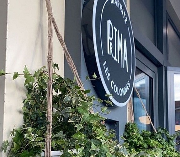 Prima Les Colonnes Biarritz Devanture 2