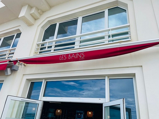 Les Bains Biarritz enseigne