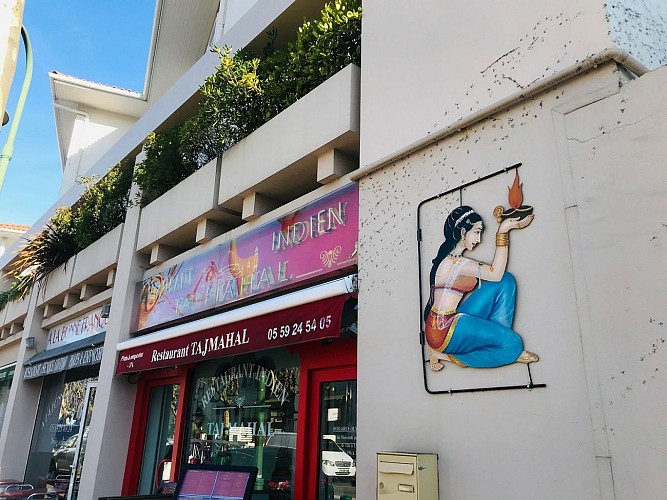 Taj-Mahal-Biarritz-devanture2