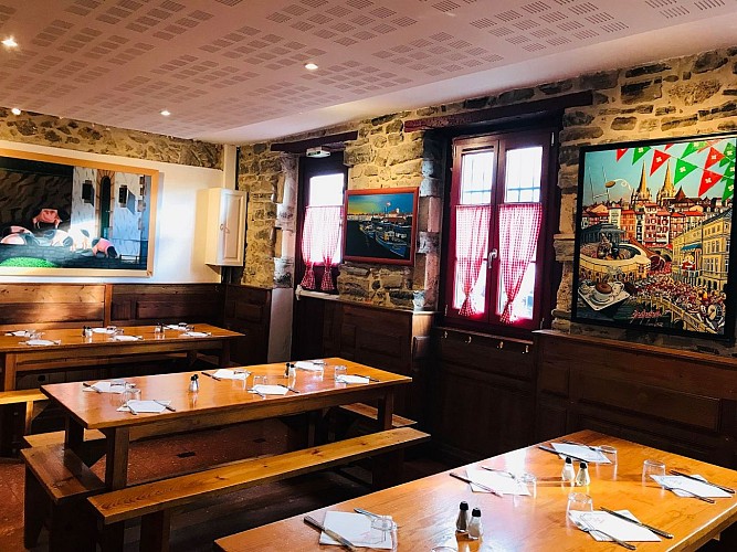 Tantina-de-Burgos-Biarritz-salle3