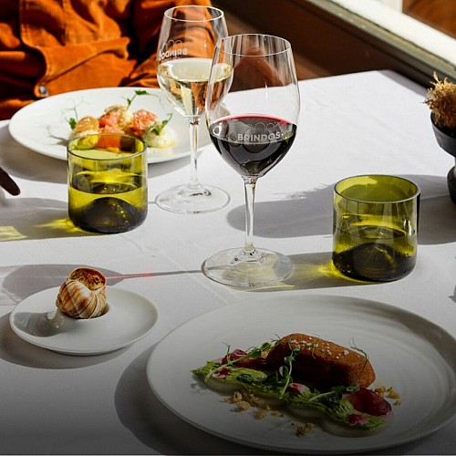 Brindos, Lac & Château