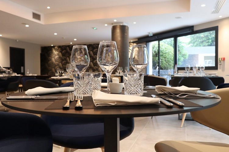 Restaurant La Basse Cour - Pau - table