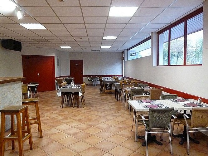 Brasserie Le Trinquet - salle de restaurant - St Etienne de Baïgorry