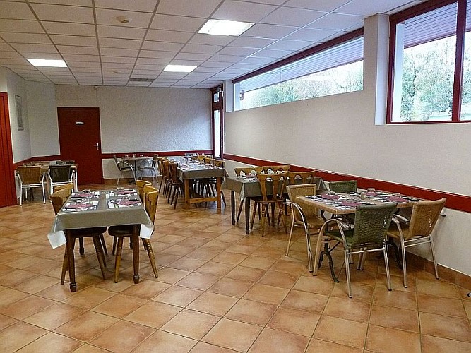 Brasserie Le Trinquet - salle des repas - St Etienne de Baïgorry