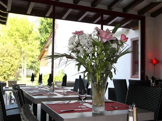Hotel restaurant Mendy - salle - St Jean Le Vieux