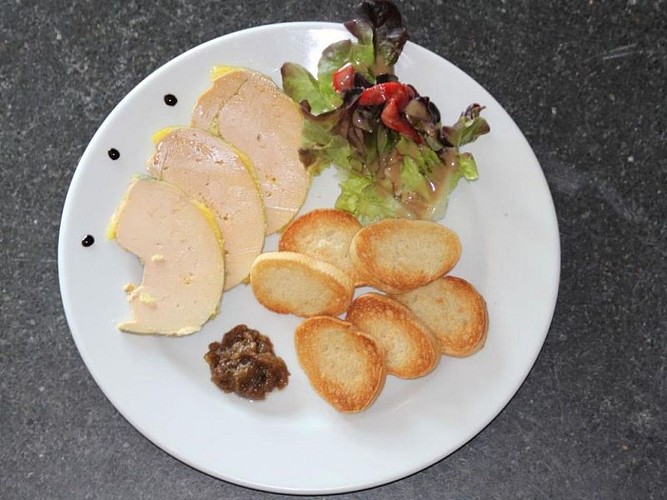 Hotel restaurant Mendy - foie gras maison - St Jean Le Vieux