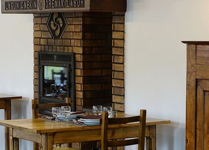 salle-et-cheminee-st-sylvestre