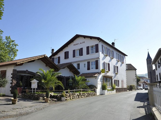 Hotel restaurant Mendi Alde - facade - Ossès