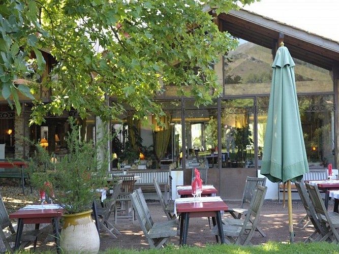 Hotel Restaurant Mendi Alde - tables terrasse - Ossès