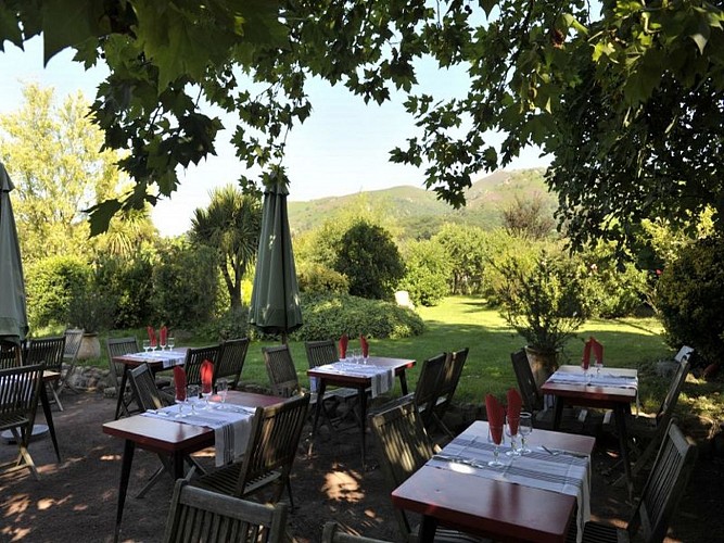 Hotel Restaurant Mendi Alde - terrasse dressee - Ossès