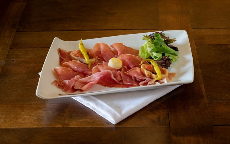 Restaurant Pecoitz - Jambon de Pays - Aincille