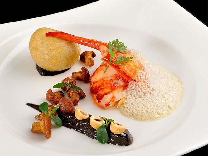 Hotel restaurant Les Pyrenees - le homard - St Jean Pied de Port