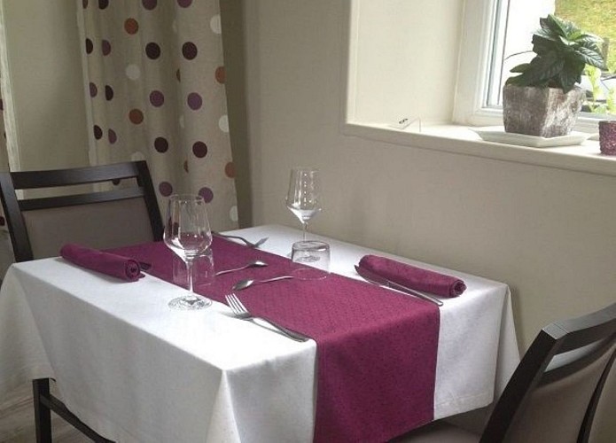 Cafe-de-la-gare-Table