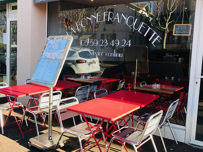 A-la-bonne-Franquette-Biarritz-terrasse2