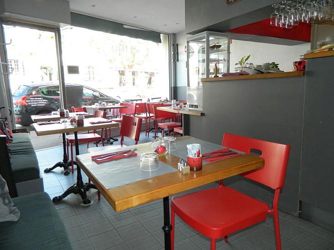 Restaurant-Biarritz-La-Bonne-Franquette-Table-2