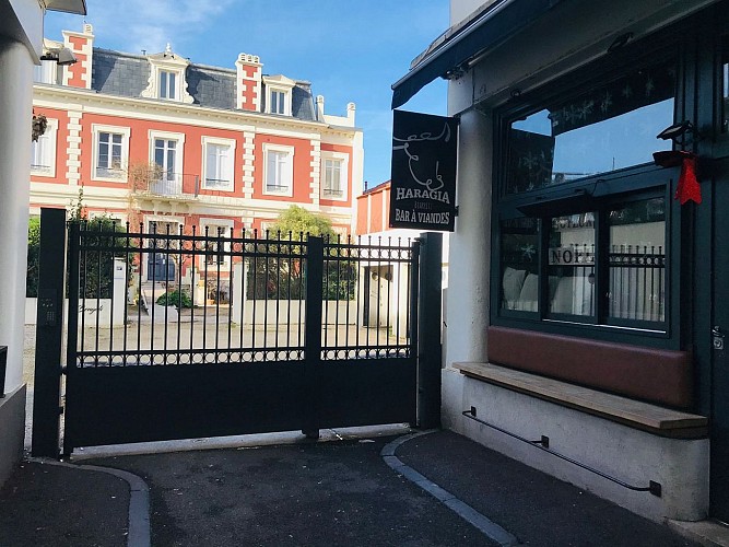 Haragia-Biarritz-devanture2