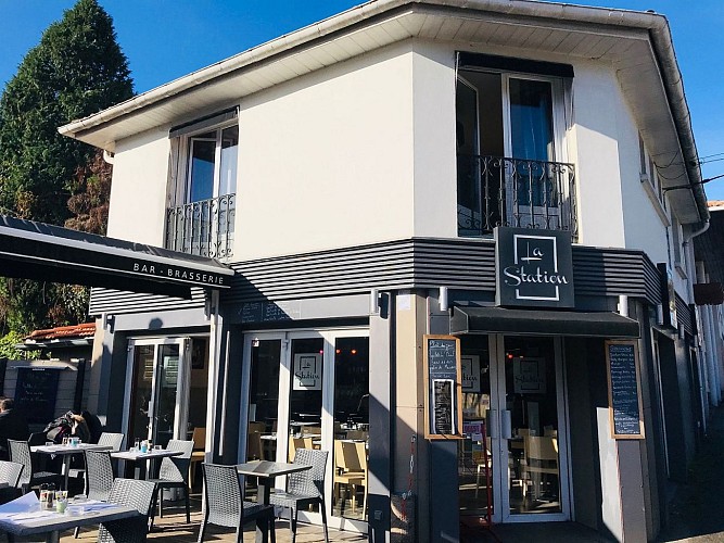 La-Station-Biarritz-Devanture