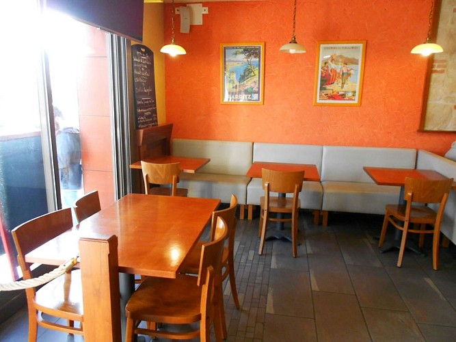 Restaurant-Biarritz-Le-Maitena-tables-2