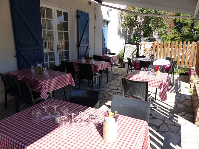 Saint Jammes restaurant le Relais de la Patte d'Oie terrasse