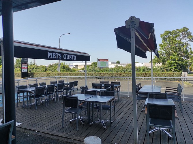 Restaurant Mets Gusto - Lescar - terrasse