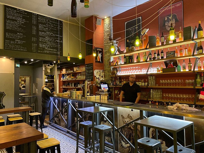 Les-contrebadiers-salle2