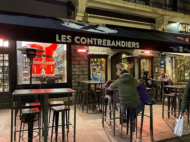 Les contrebadiers Biarritz devanture2