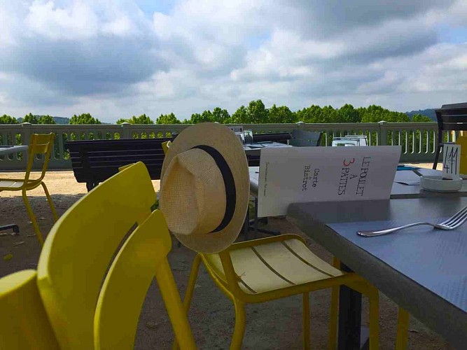 Restaurant Le Poulet à Trois Pattes - Pau - terrasse