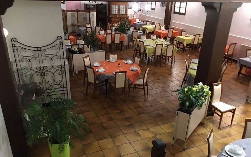 Hotel-de-france-restaurant-photo-salle