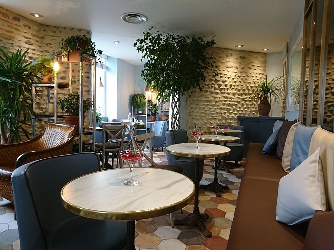 maison_constanti_tables