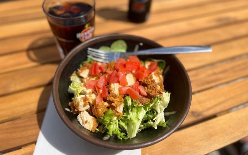 The Chicken Kitchen salade