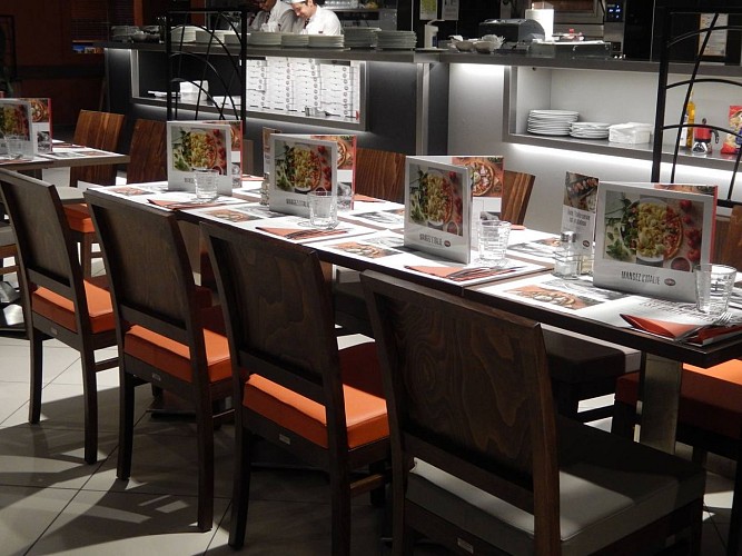 Pizza Del Arte - Lescar - grande-table