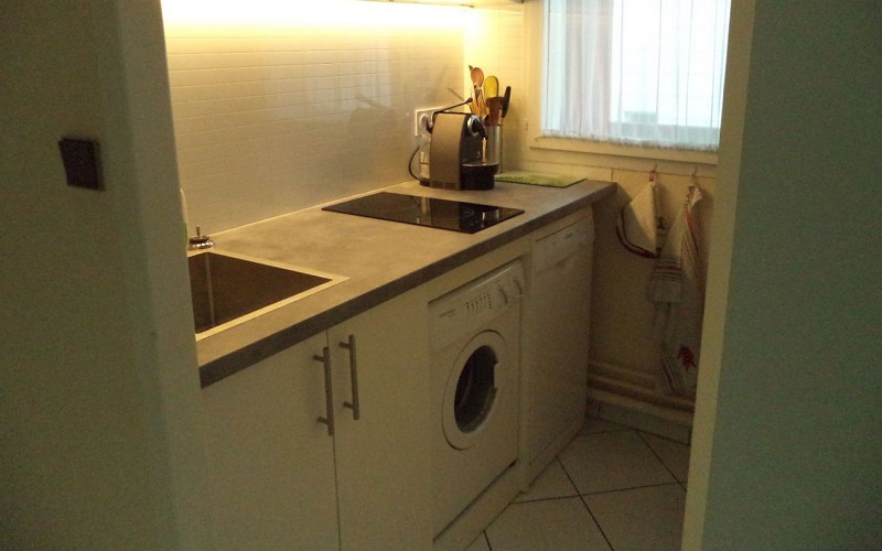 204-kitchenette-compressed-1440X900