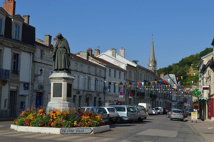 Statue de Jean de Joinville