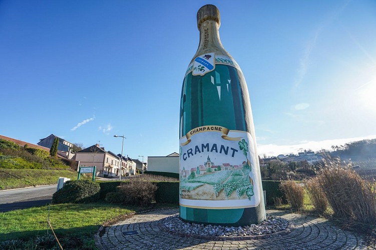 Bouteille de champagne géante de Cramant