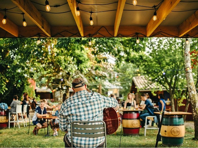 HelloIMG1671273893564