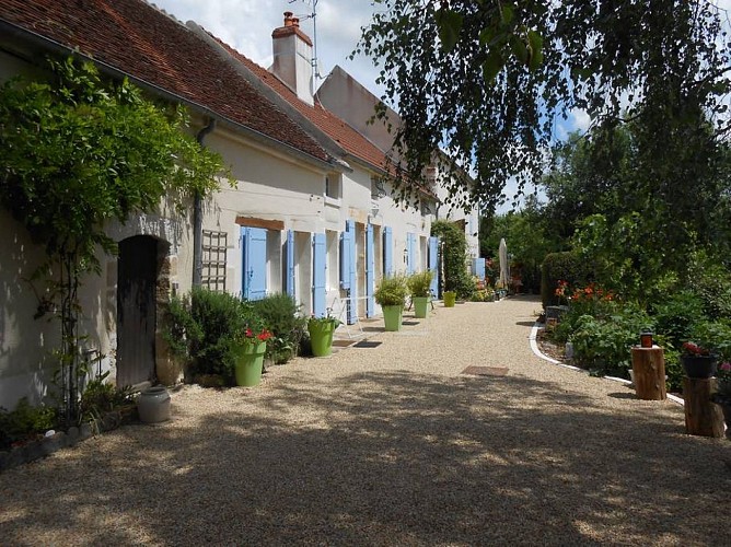 Gîte_ancienne_Chapelle_vue_bâtiment_sortie_opposée